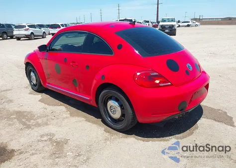 2014 Volkswagen Beetle 2.5L z USA, uszkodzony, nr VIN 3VWHX7AT8EM607412